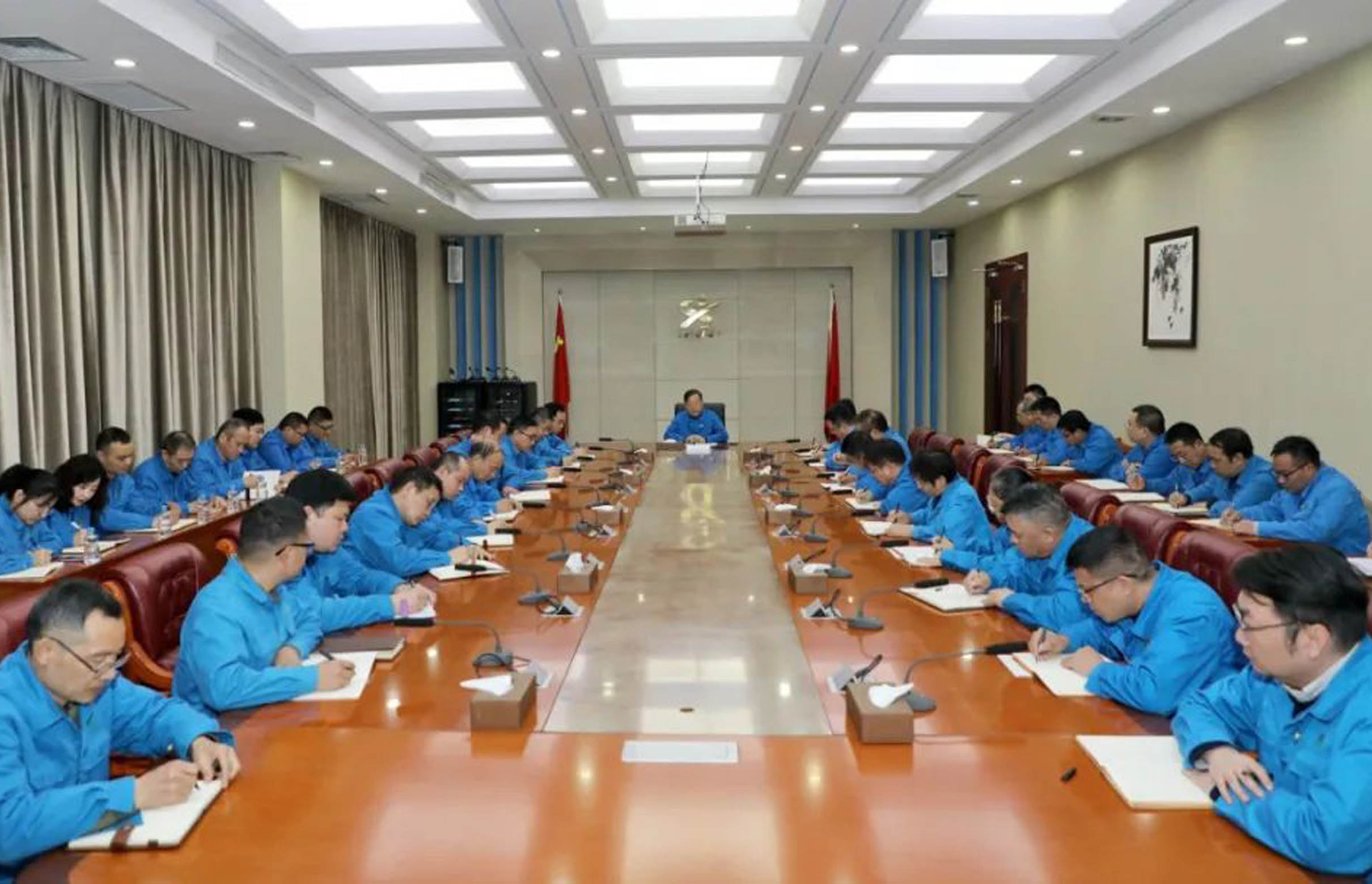 学习民营企业座谈会精神——久博电竞官网(中国)有限公司集团:发挥装备能力强、制造能力强、创新能力强的优势,坚守主业、做强实业。